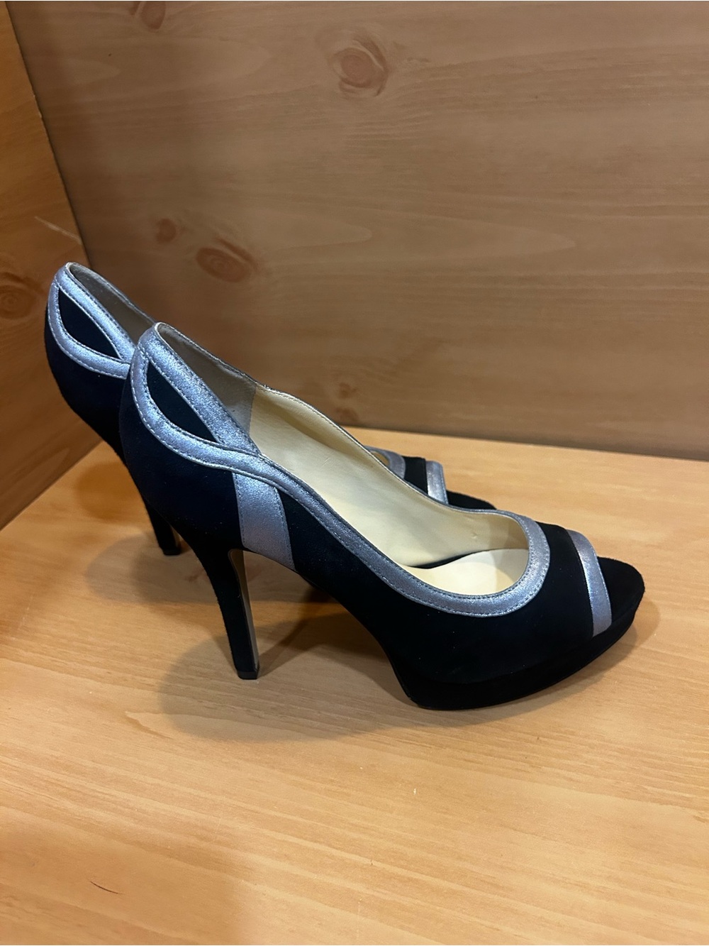 Audrey Brooke Black & Silver Peep Toe Platform Heels Pumps Size 9